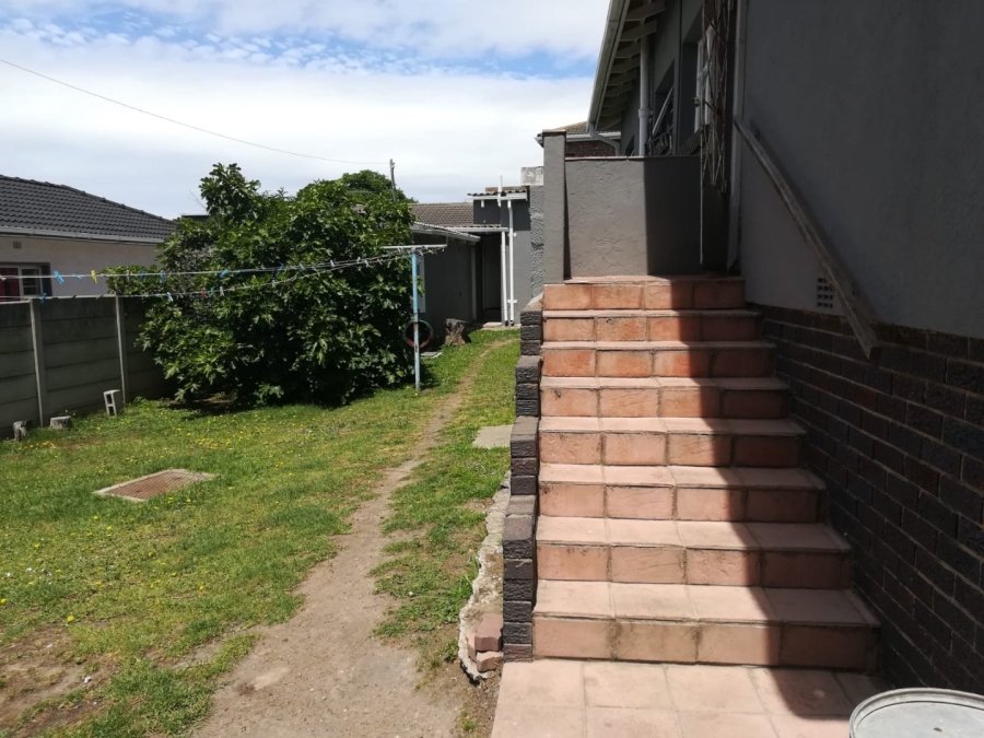 3 Bedroom Property for Sale in Western Hills Eastern Cape